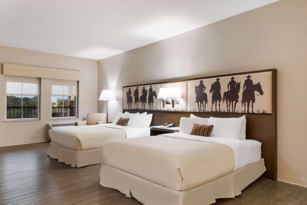 Best Western Bandera Suites & Saloon Luaran gambar
