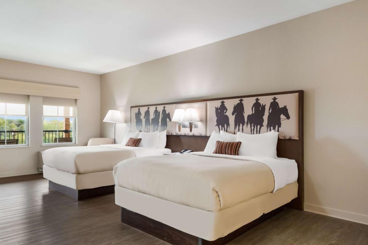 Best Western Bandera Suites & Saloon Luaran gambar