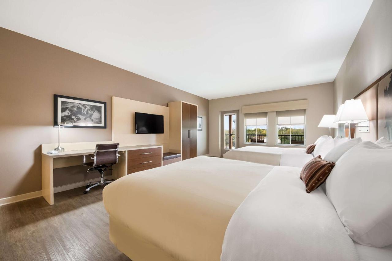 Best Western Bandera Suites & Saloon Luaran gambar